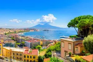 Panorámica del Golfo de Nápoles con el Vesubio, viaje a Italia con la agencia Traveland