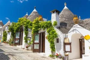 Casas trulli de Alberobello cerca de Bari en Puglia, viaje a Italia con Traveland